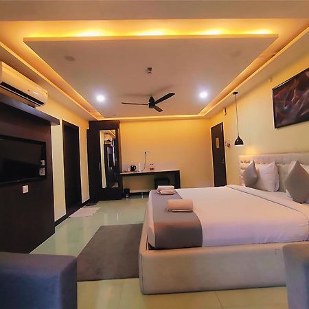 Hotel Papilio Māldah 外观 照片