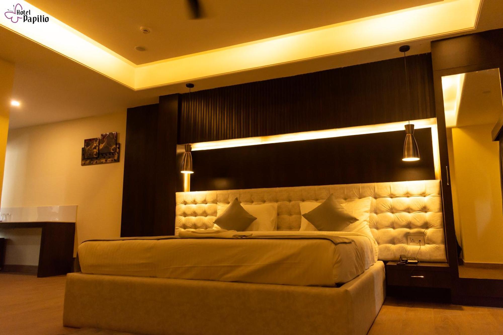 Hotel Papilio Māldah 外观 照片