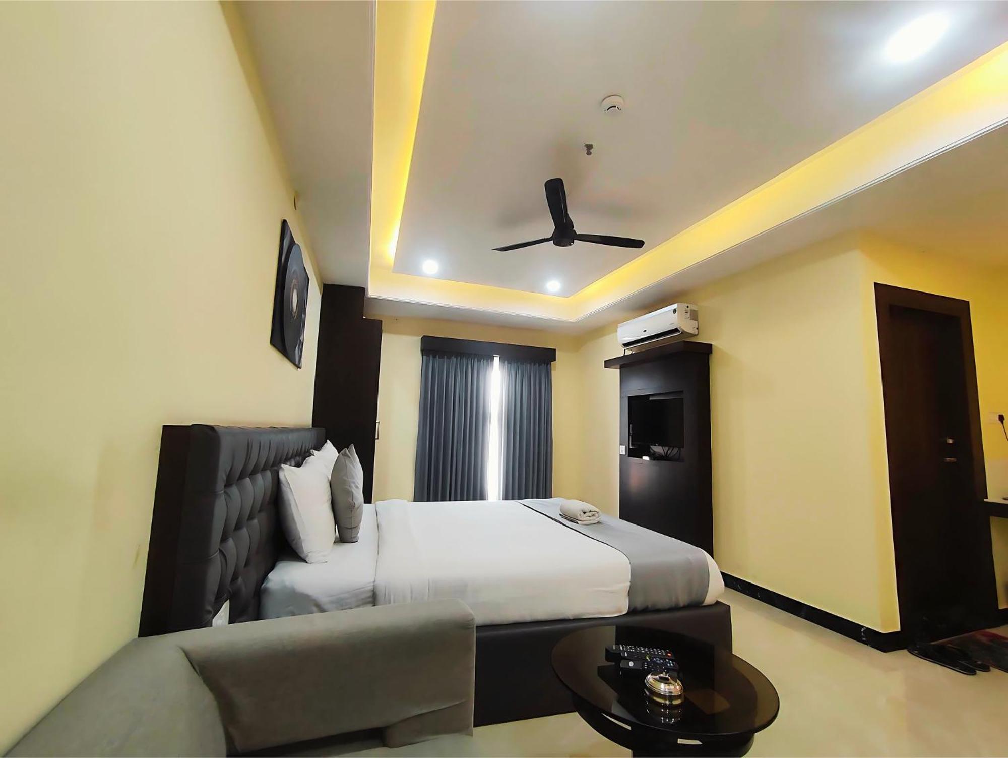 Hotel Papilio Māldah 外观 照片