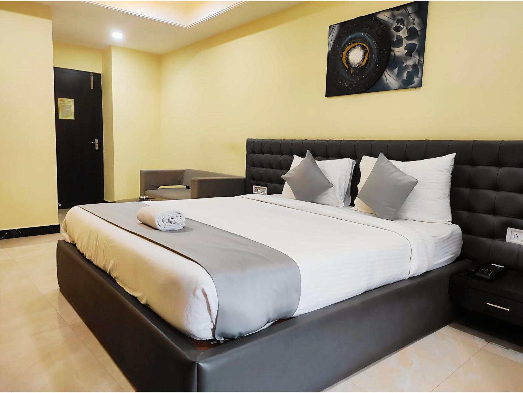 Hotel Papilio Māldah 外观 照片